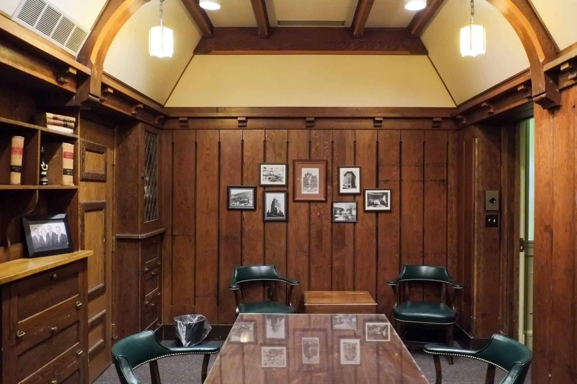Office interior in Suite 401